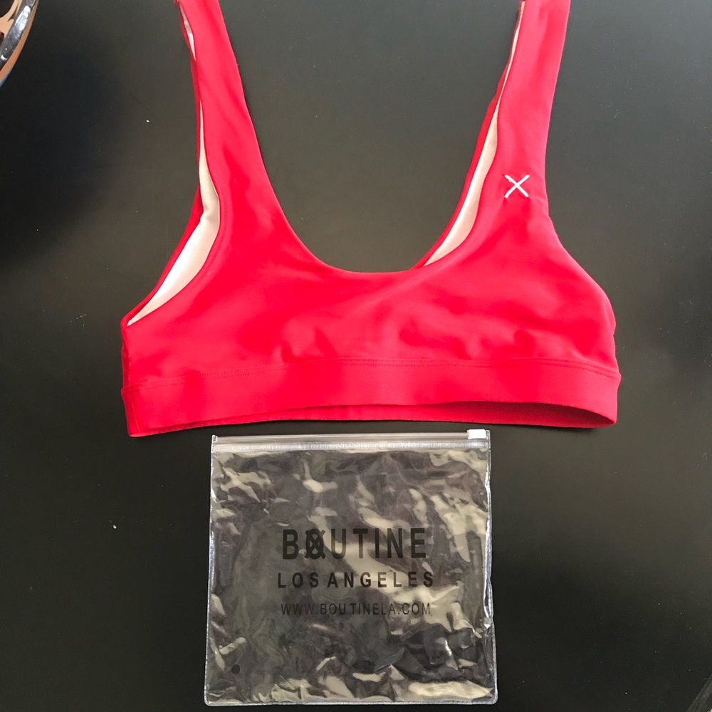 boutine la Rose Red Yogi Top